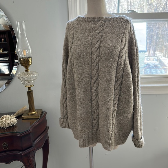 Vintage Sweaters - Vintage wool cable knit oversized sweater